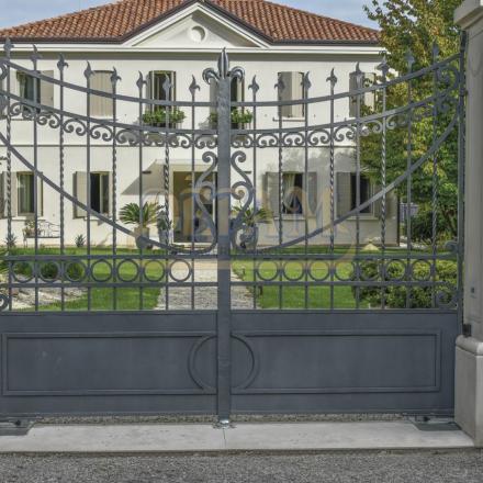 Cancelli In Ferro Classici Cc156