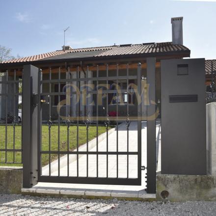 Cancelli In Ferro Classici Cc138c