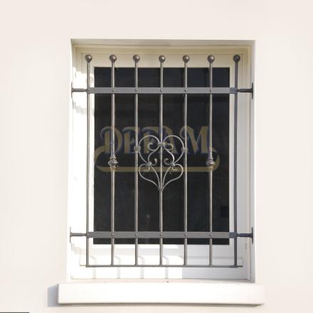 Inferriate In Ferro Ferro Ic001