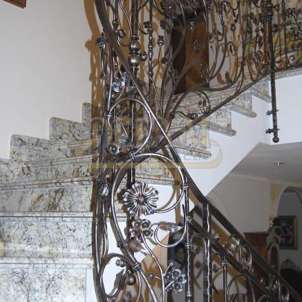 Scale In Ferro Sc034