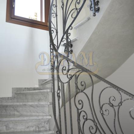 Scale In Ferro Sc086